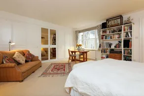JOIVY 2 bed Flat by Maida Vale Tube & Shops - Image 3