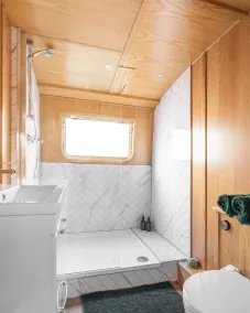 Luxury Boat, Floating Barge Accommodation - Image 3