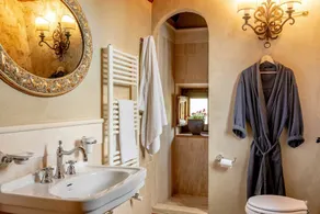 Villa em Rapale com 9 quartos e capacidade para 18 pessoas - Image 2