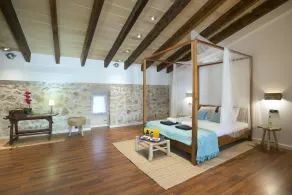 Owl Booking Villa Alvarez - 5 Min Walk to Old Town Center - Image 4