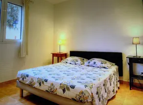 Location pour 4 personnes maxi avec terrasse de 30 m2 au calme - Image 4