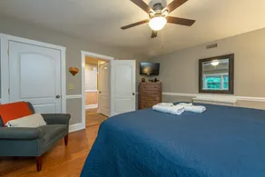 Sunset Mtn Lodge! Hot tub+Fire pit, Fireplace, Hiking, Private, Close to Town! - Image 4