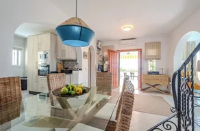 GERADE HINZUGEFÜGT! PRIVATE VILLA MIT HERRLICHEM MEERBLICK 150 m ZUM STRAND - Image 3