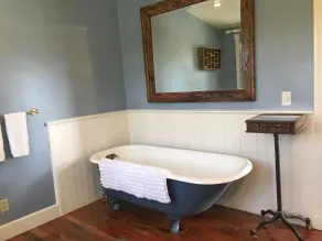 Farmhouse w Hot Tub, charming gardens, serenity, walk to Main Street! EV Charger - Image 3