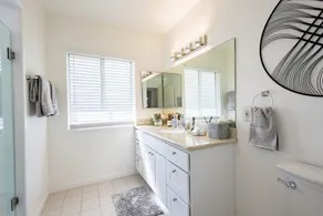 5BR/3BA Cool Cozy Home w/Gate, Arcade & Fire Pit - Image 5