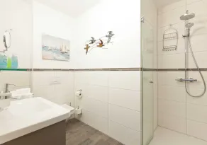 mar pequena - Kells Apartments - Image 2