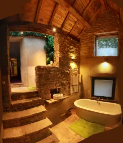 Fabulous Forest Retreat - Image 3