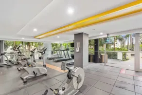 Modern Riverside Oasis - Gym Pool WiFi & Parking - Image 3
