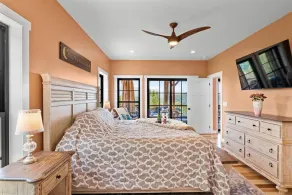 Eagles Nest 5 Bdrm Lakefront Luxury Retreat with Hot Tub and Moutain Views - Image 5