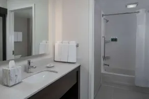 Pleasant Stay, Convenient Location! Pet-friendly, Free Breakfast, Parking! - Image 3