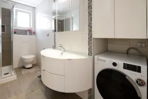 Beachfront Luxury Apartment , salty water heated pool - Image 4