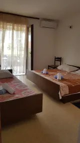 House Fani - Image 5