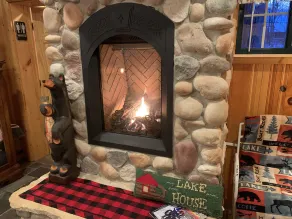 Cozy 3 season cabin with gas fireplace heated floors one bedroom studio - Image 2