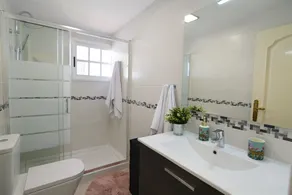 Apartment in private Villa with sea views, community pool, WIFFI. - Image 5