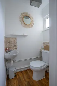 7 beds, perfect for contractors or large groups, free wi-fi - Image 3