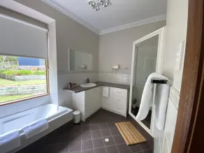 Tamihu -  Light and spacious with stunning inlet views.  WiFi/Netflix Included - Image 2