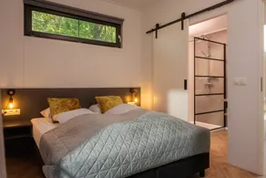 Experience the outdoors in this beautiful, spacious nature cottage! - Image 3