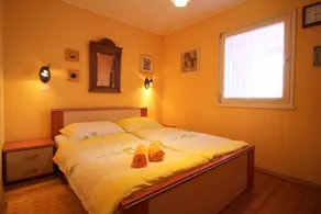 Bungalow with beautiful garden and air conditioning - Image 4