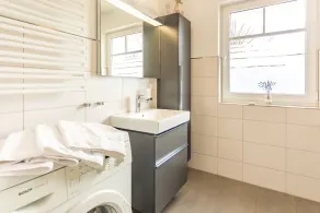 Vacation apartment F5 - 3-room apartment near the beach for 5 people with WiFi and wallbox - Image 2