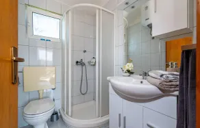2 Bedroom Nice Home In Molat - Image 2