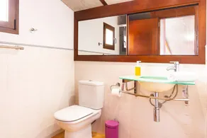 Holiday Home \"Can Cuixa\" with Pool, Wi-Fi, Air Conditioning & Garden - Image 4