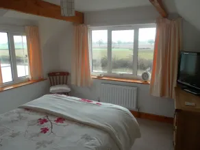 Historic detached cottage, on the banks of the River Severn Nr Upton & Malvern - Image 5