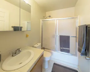Private Cabin located directly across Park - Image 2
