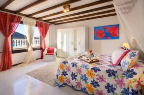 Clara Suite 3 con piscina, vista panoramica, terrazza e giardino - Image 5
