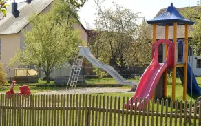 Rummelig lejlighed med tagterrasse og have - Image 2