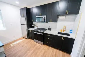 Modern Downtown Guest House w/ Private Entrance - Image 5