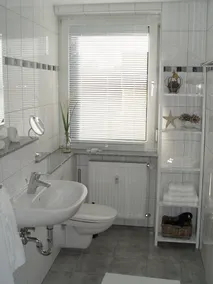Lindo, moderno apartamento mobiliado em um local tranquilo - Image 3