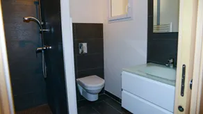Villa moderne avec piscine privée à 5 min en voiture des plages et de ST Florent - Image 4