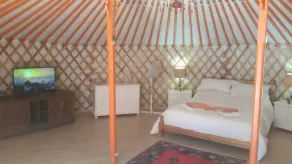 Unik mongolisk jurt, romantisk, avskilt med privat pool, 5 sovplatser, wifi, - Image 4