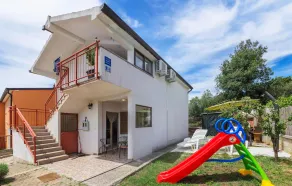 1 Bedroom Gorgeous Apartment In Marcana - Image 2