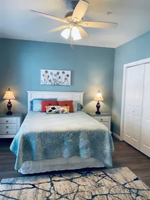 Sunny Happy Place by the Beach, Sleeps 6. Beach service March 1 to October 30. - Image 5