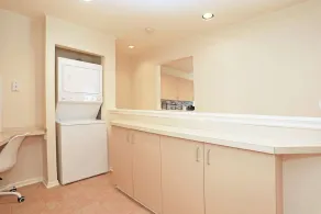 Cozy Chicago Suburban Apartment - Image 3