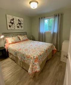 welcome to the Barefoot Bungalow with lake views - Image 5