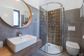 Luxury brand new villa with pool - Image 3