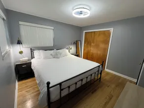 Cozy, Modern Escape; PlayStation 5 and King Suite - Image 5
