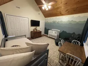 Nellie's Place- Quiet Mtn. Getaway with Scenic View, Wifi, & Community Amenities - Image 5