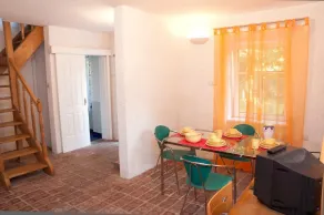Raisa gæstehus i haven med 2 værelser (stueetage 1. Gulv, køkken, luksus badeværelse) - Image 5