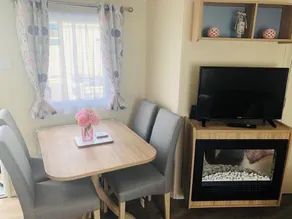 4 bedroom holiday home  Tattershall Lakes - Image 2