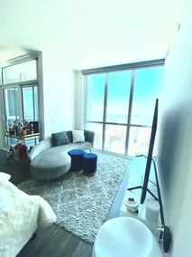 50th Floor Luxury Yorkville Condo w Free Parking - Image 3