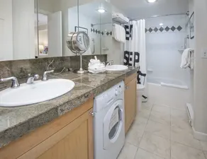 Vantage Point #307 condo - Image 3