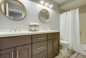 Spacious home with incredible backyard views - Image 2