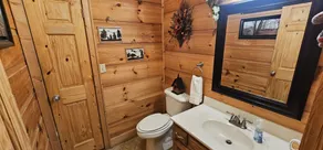 Huge cabin! Sits on a hillside with unprecedented mountain and sunset views. - Image 4