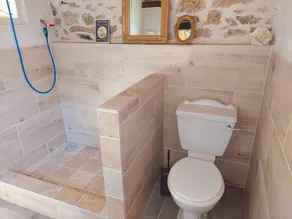 Glamping With Private Bathroom and Spacious Garden - Image 2