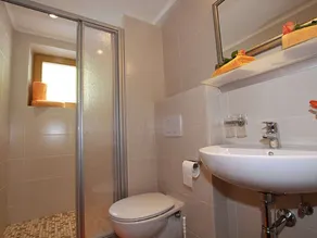 Cosy apartment for 8 guests with WIFI, TV, balcony and pets allowed - Image 2