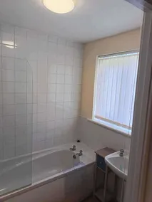 2 Bedroom House Sleeps 4 With Private Garden - Image 4