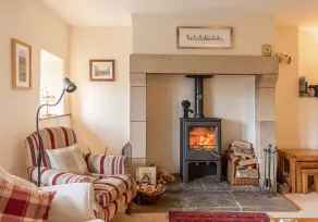 A fantastic cottage, w/ free wifi, secure bike storage, stunning views & a stones throw from the pub - Image 2